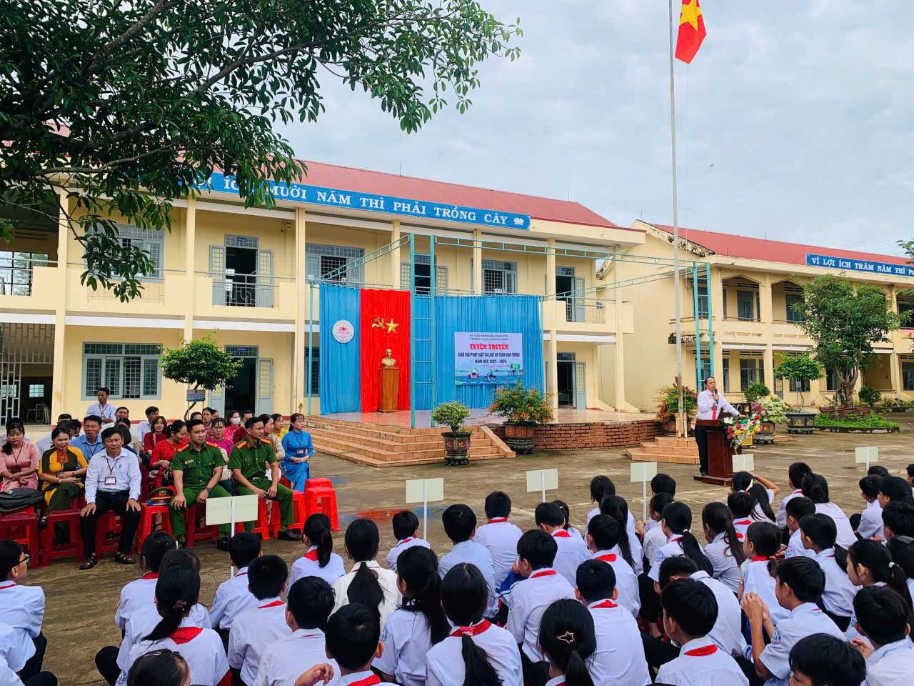 z7184363219889_fa19cbd086fa2a69630754cb3fc14d12