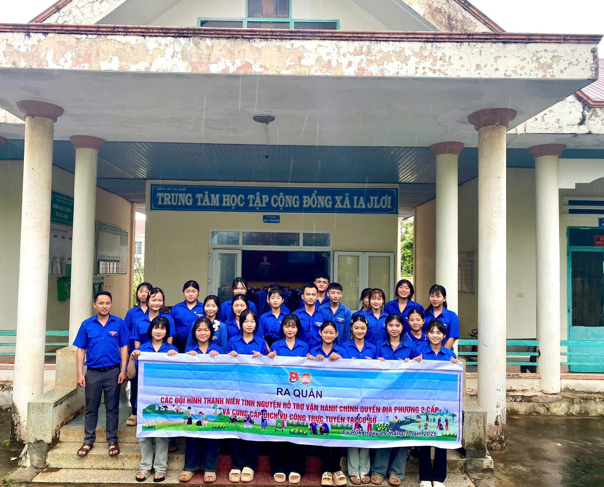 Xã Ea Rốk: Ra quân Đội hình Thanh niên tình nguyện hỗ trợ vận hành chính quyền địa phương và cung cấp dịch vụ công trực tuyến