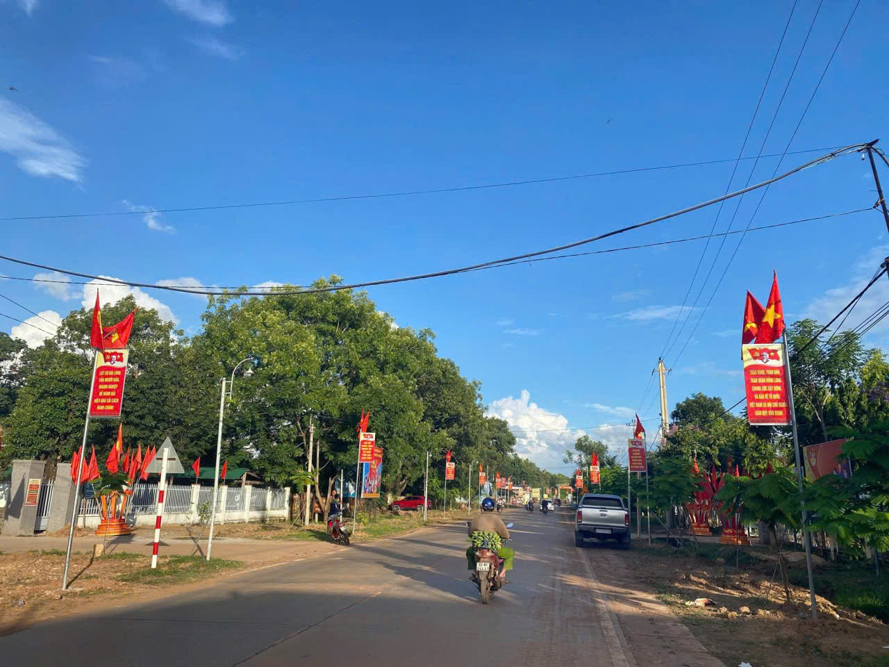 Xã Ea Rốk: Đẩy mạnh tuyên truyền, tạo khí thế hướng về Đại hội Đảng bộ tỉnh Đắk Lắk lần thứ I