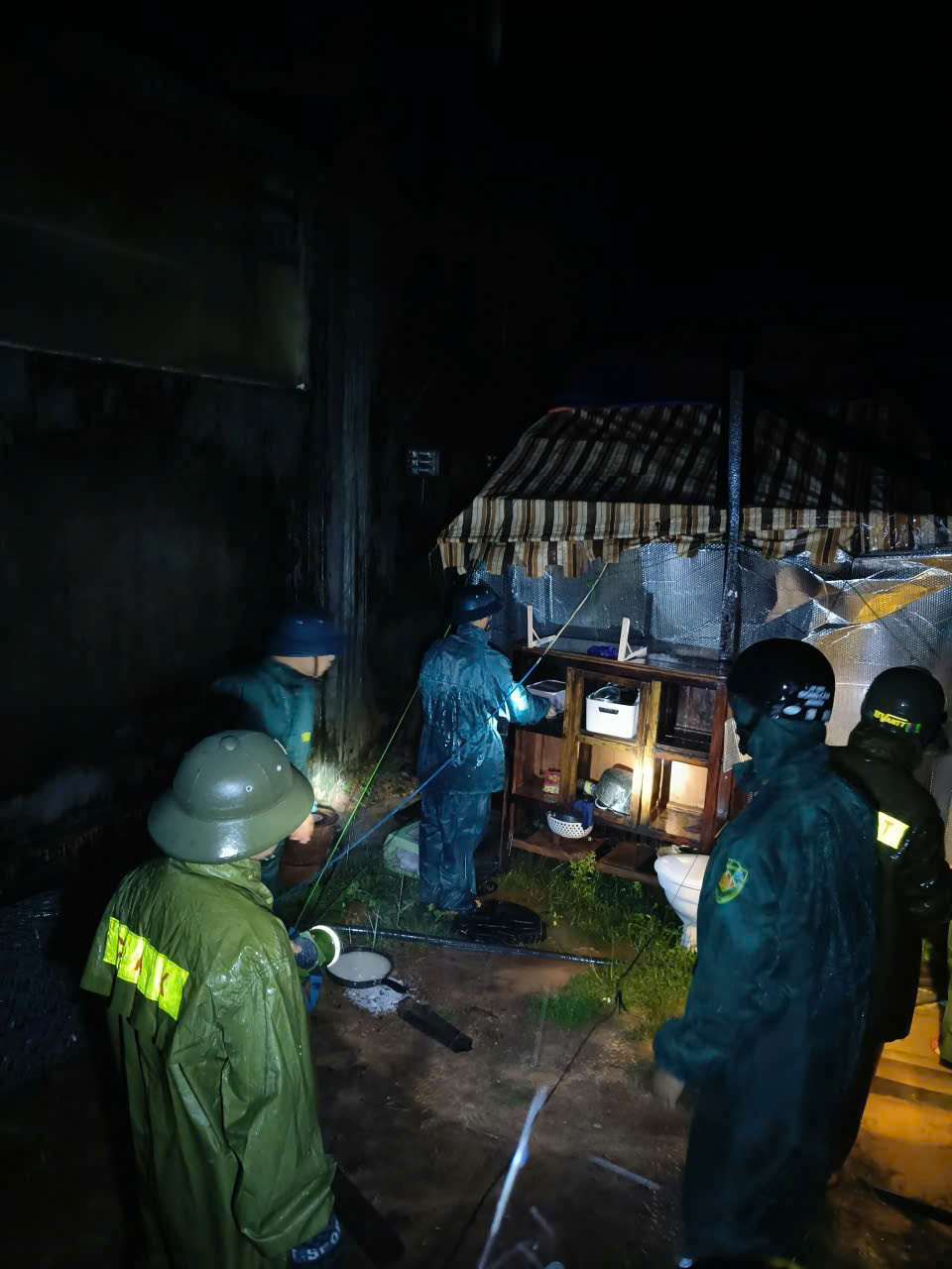 Thông báo khẩn: Về việc cảnh báo nước dâng cao, gây ngập sâu nhiều khu vực trên địa bàn xã Ea Rốk