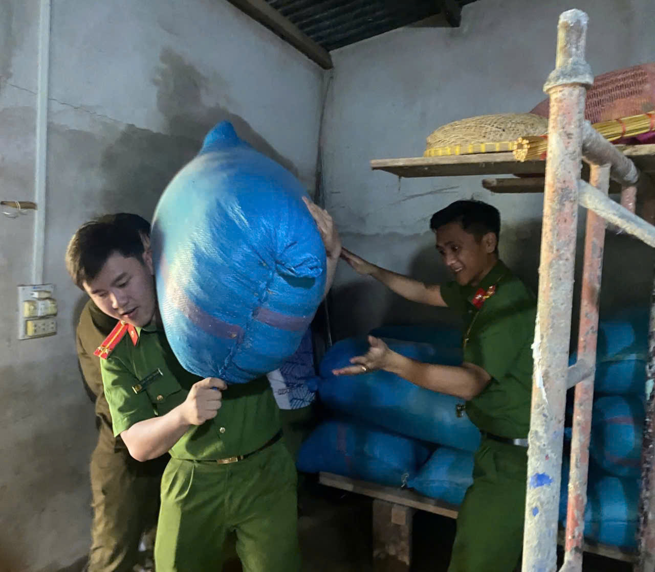 z7200316305882_171368ec5b7f5bc691333f7c5b940ef9