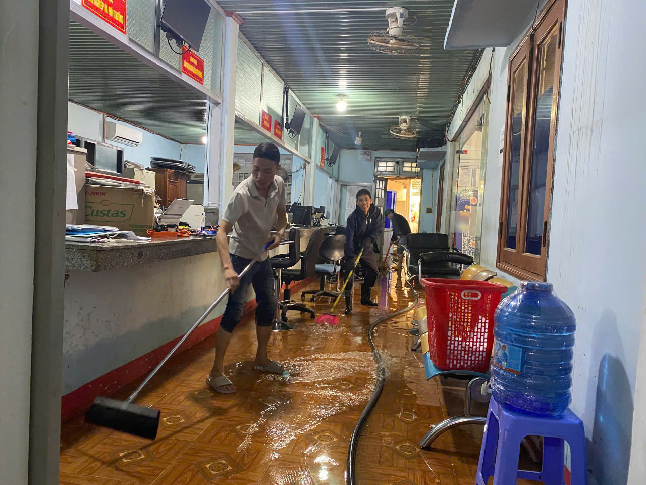 Xã Ea Rốk: Chung tay khắc phục hậu quả sau cơn bão số 13