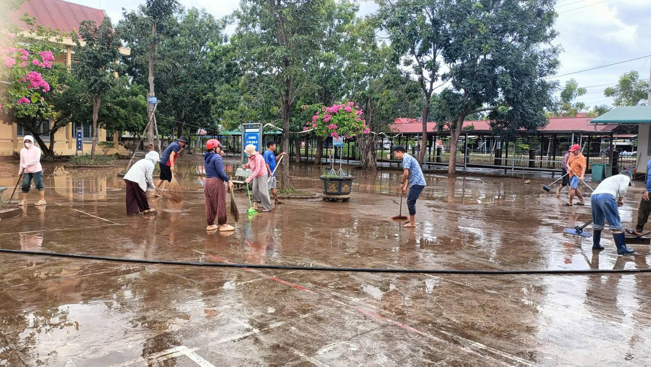 z7201751488298_7893e915a99b01bb820126c1c44e8bf1