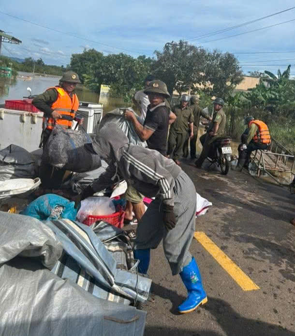 z7204413110926_7f350468b6f792ec7dc8861790e51378