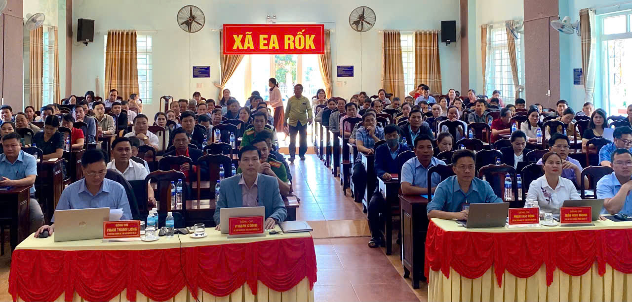 Xã Ea Rốk tham dự hội nghị quán triệt và tuyên truyền các văn bản của Trung ương và Tỉnh ủy