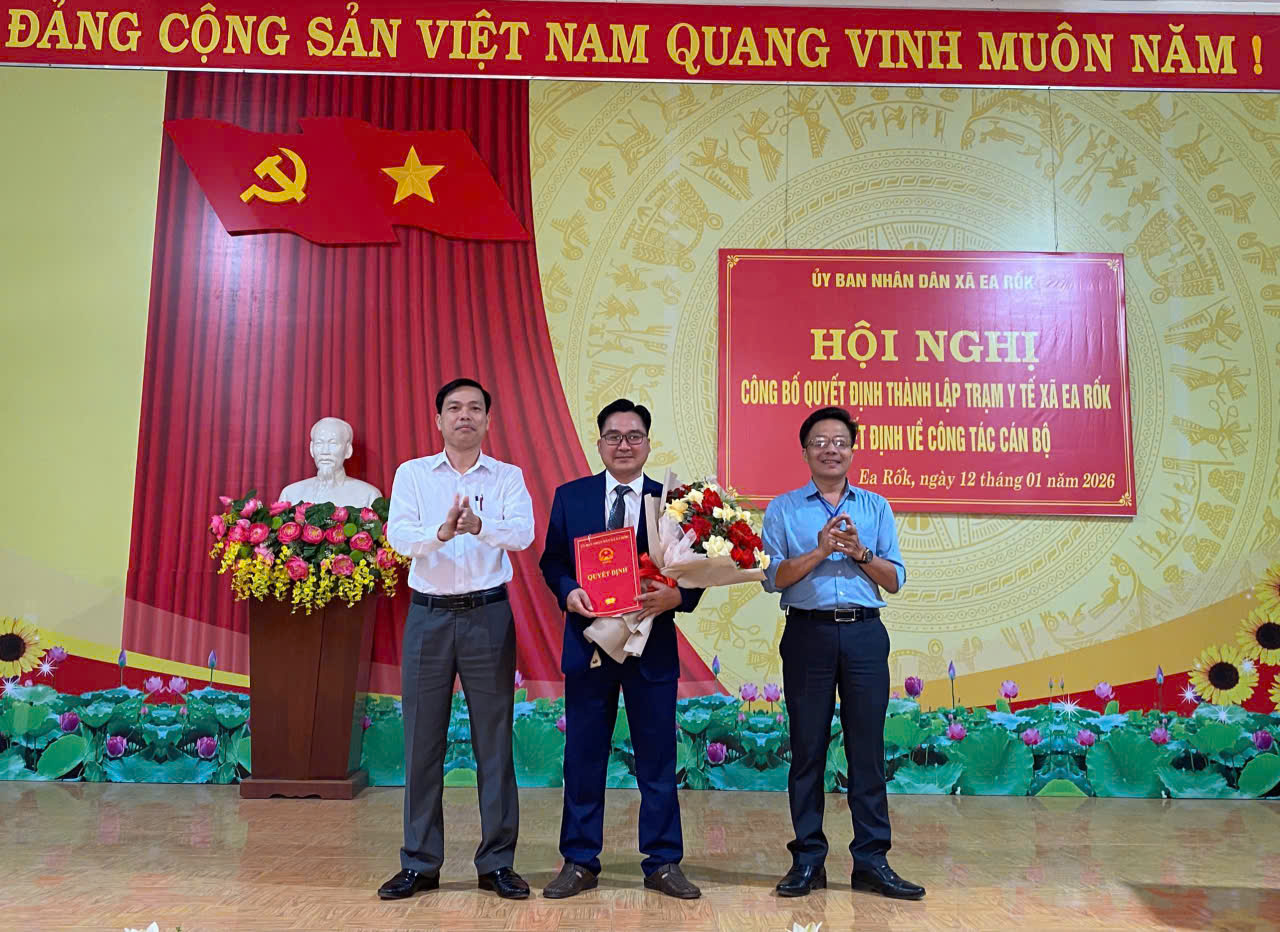 Hội nghị công bố Quyết định thành lập Trạm Y tế xã Ea Rốk và công bố quyết định về công tác cán bộ