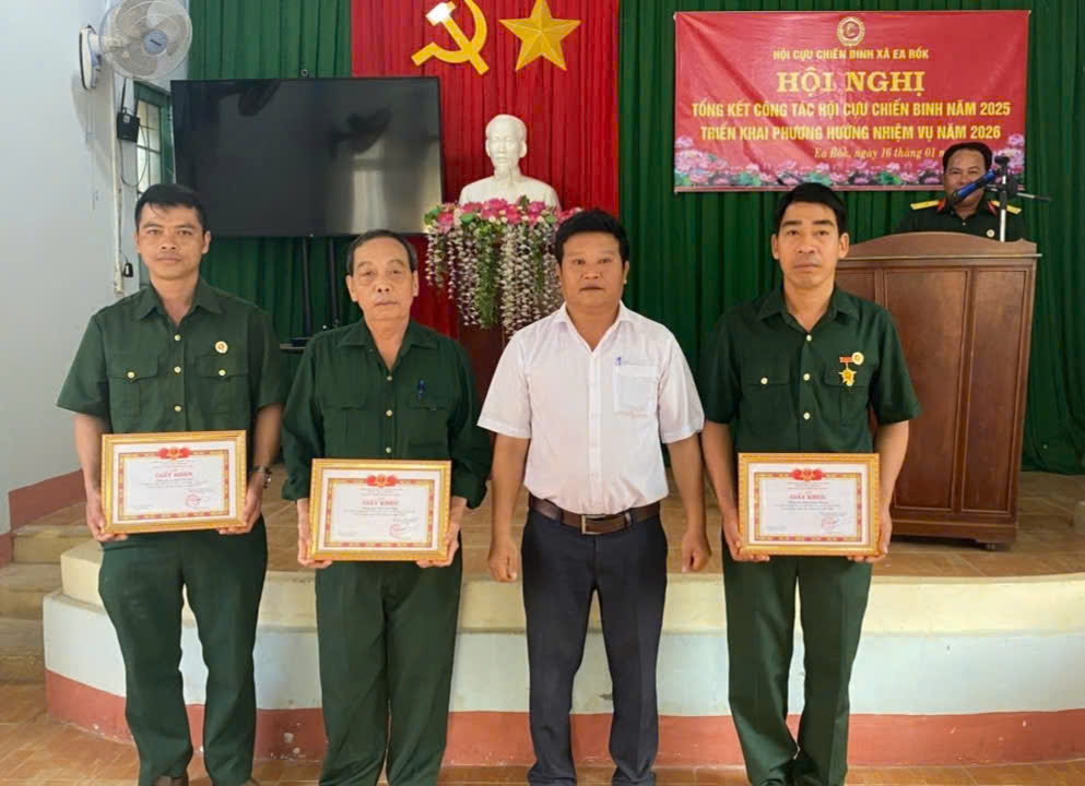 z7446609576829_589acff5c718a03f6ee5580524144db8