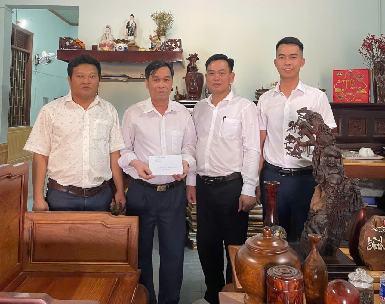 z7449776598028_671383e86a3c058cb4c20f20d7412dd6