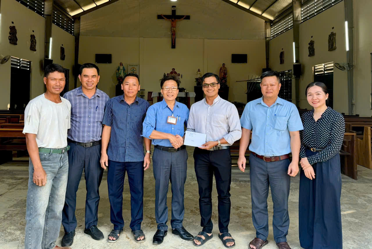 z7449776615061_51d737e0072e595161ba84a3cbd5e539