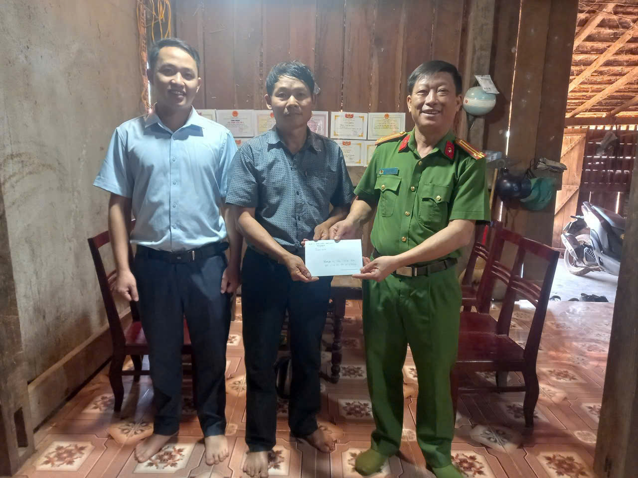 z7450212155169_ae68a2c3bcb706a32ba694335b9bade7