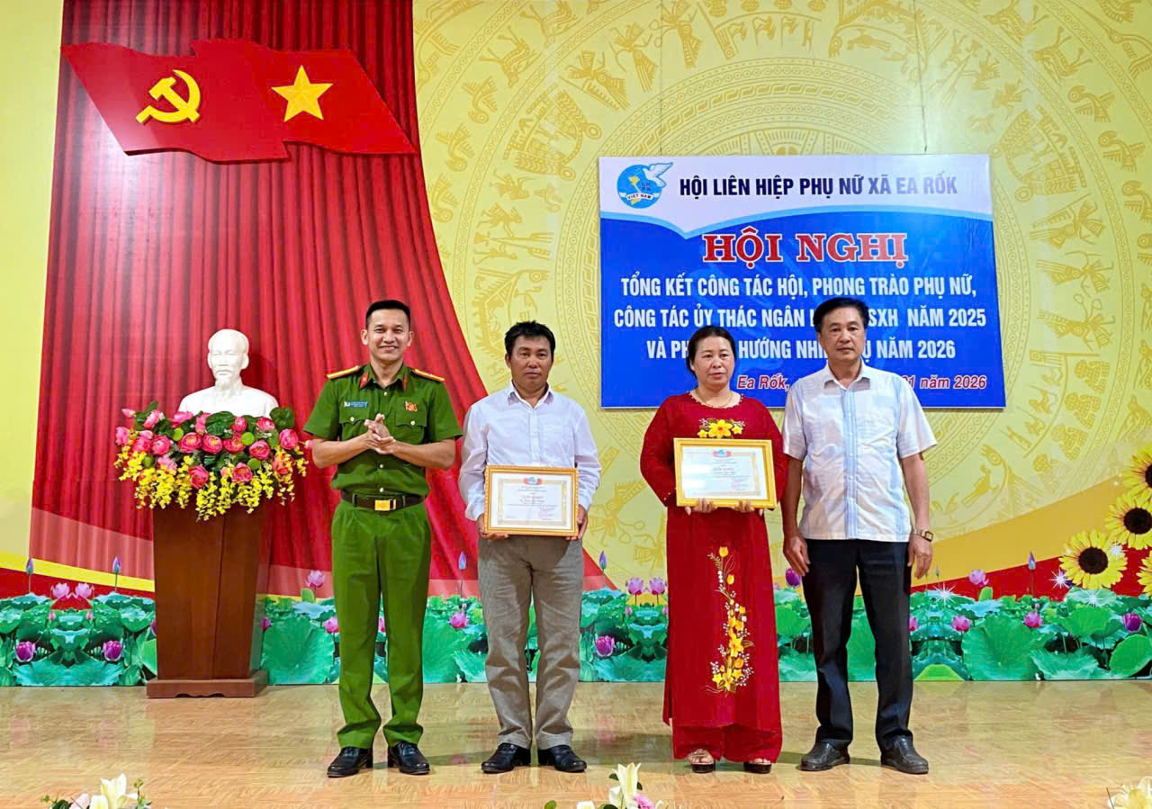 z7464270401143_3ccfacc2a509e8d3ced4b77ad1fcb8bd