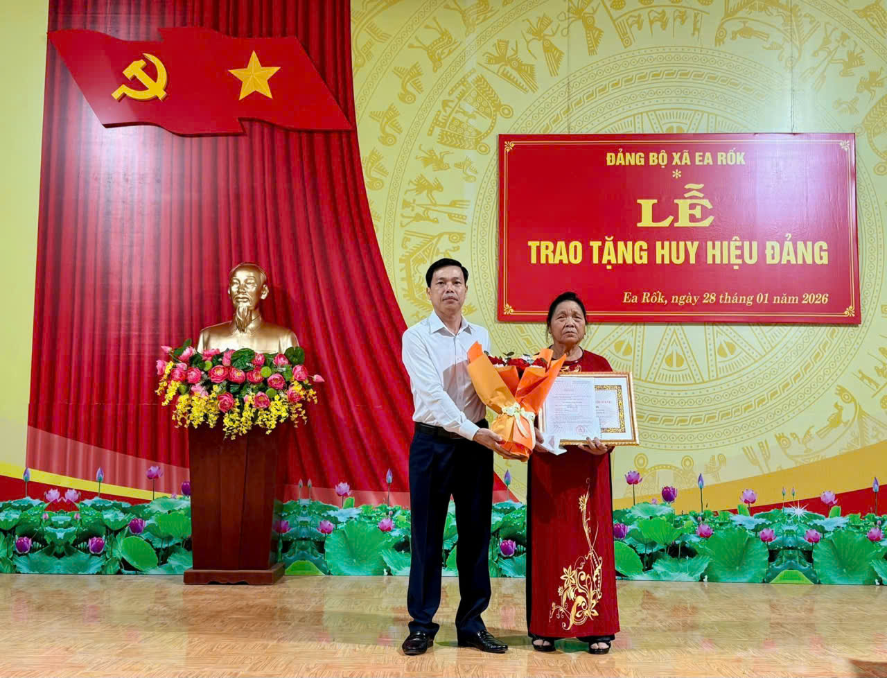 z7476917651774_8172dcbb54646a0d18ffaf8879aad8cd