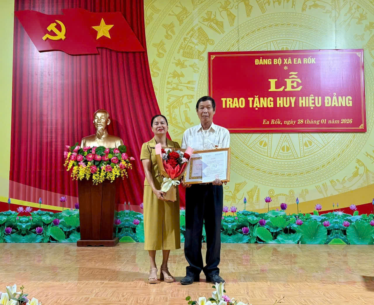 z7476917663005_56bc79e765ea77a2a2d58c04584400eb