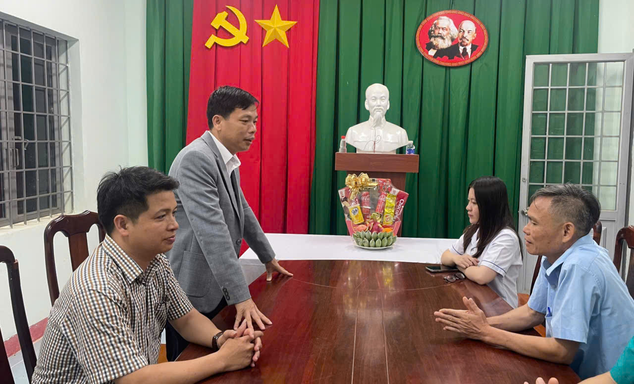 z7540141282050_185c9d26059b91d367b32aeede045989