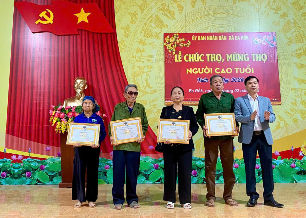 z7562997947483_d440a772e90551471aafe747105f7792