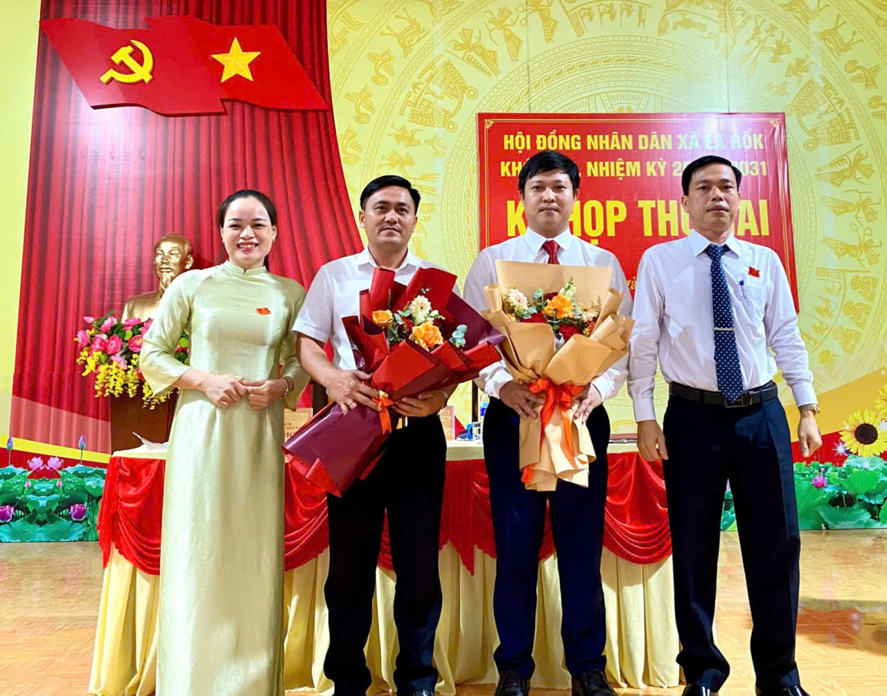 Kỳ họp thứ Hai HĐND xã Ea Rốk khóa VIII thông qua nhiều nghị quyết quan trọng