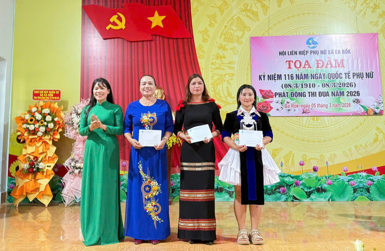 z7589776313600_eb27acd47076c0be3d80b14cb35e84ab