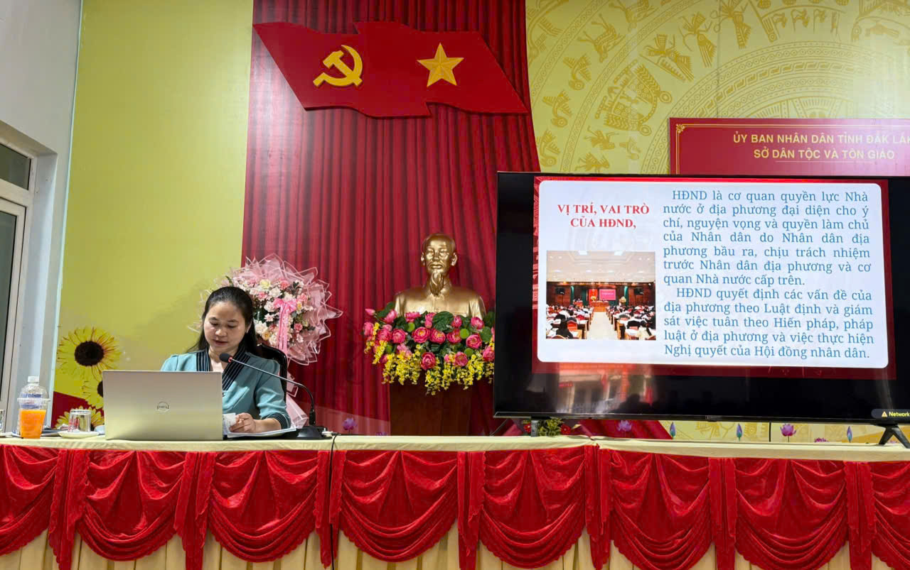 Hội nghị tập huấn công tác tuyên truyền, vận động bầu cử và công tác dân tộc cho các xã khu vực Ea Rốk, Ia Rvê và Ia Lốp