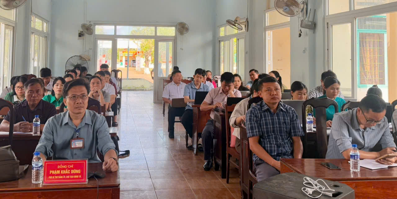 Xã Ea Rốk tham dự hội nghị trực tuyến toàn quốc tập huấn phần mềm phục vụ công tác bầu cử