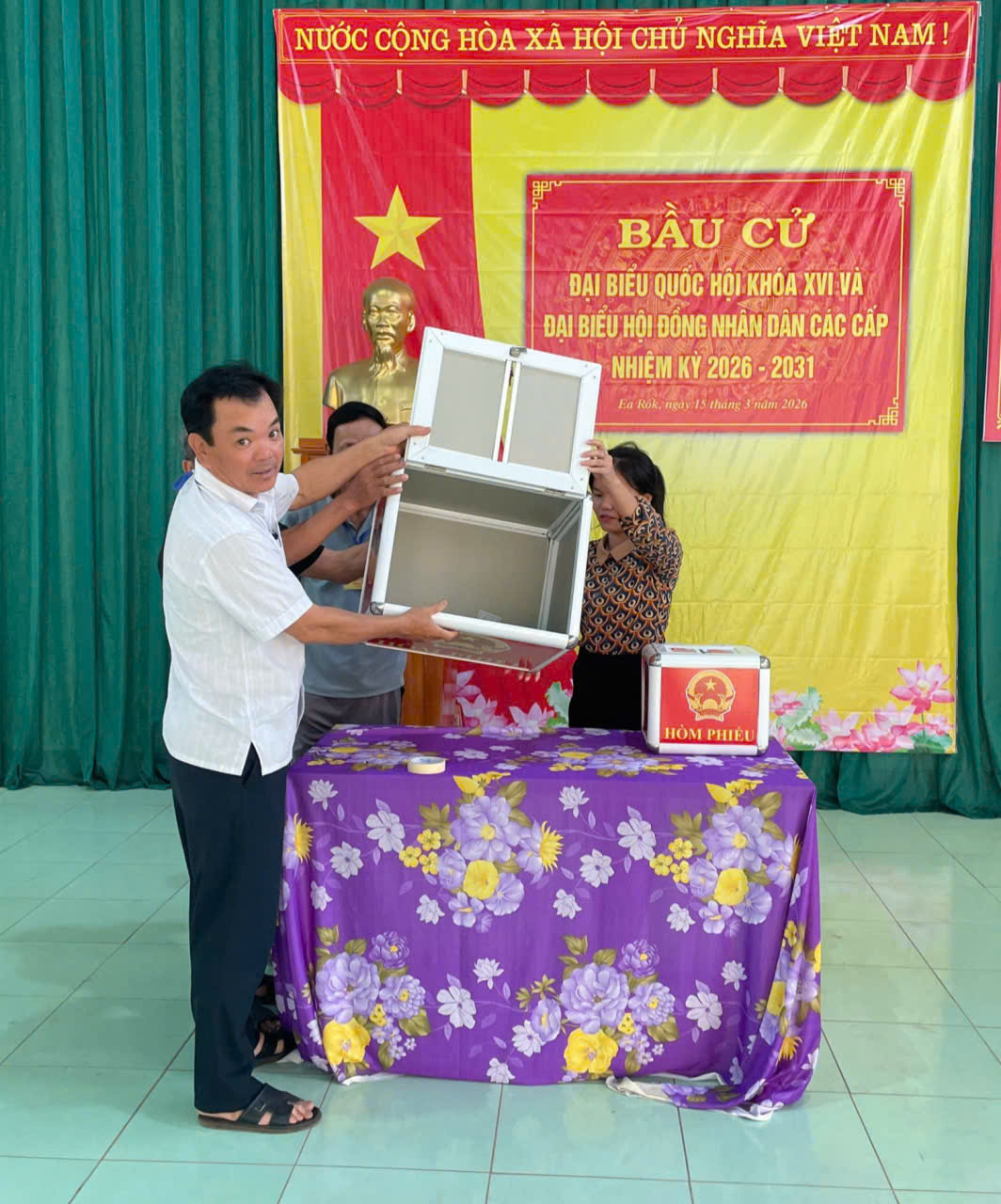 z7615674939901_834ad15e8f625860ae244ed81b82a9a8