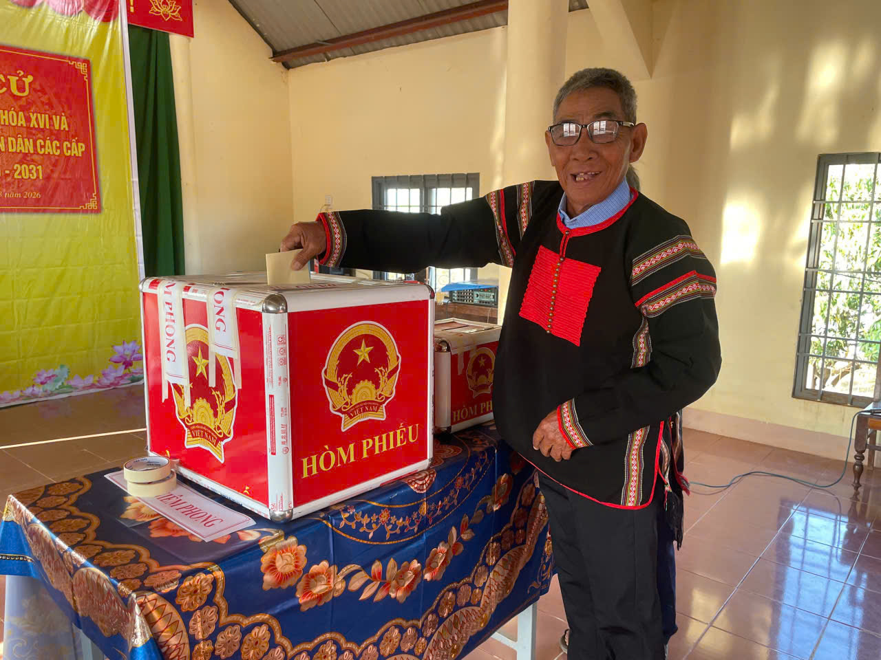 Xã Ea Rốk: Cử tri nô nức đi bầu cử