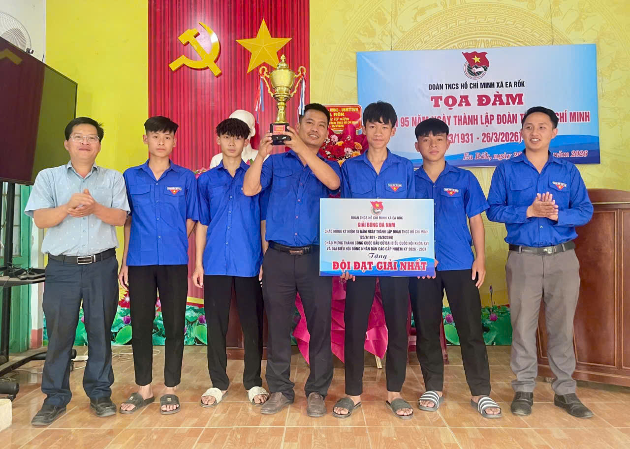 z7661898291163_7abf130bcb00c08678418b886d1bb725