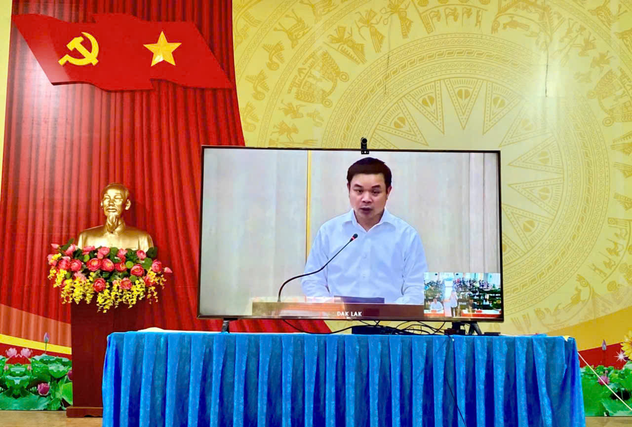 z7742608541358_22c9d32ef831486e601f30fb42428444