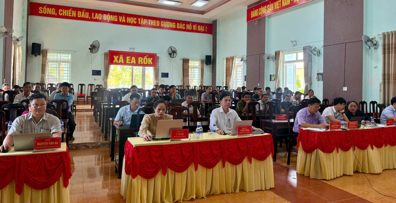 Xã Ea Rốk tham dự trực tuyến Hội thảo “Chuyển đổi số và phát triển hệ sinh thái doanh nghiệp bền vững”