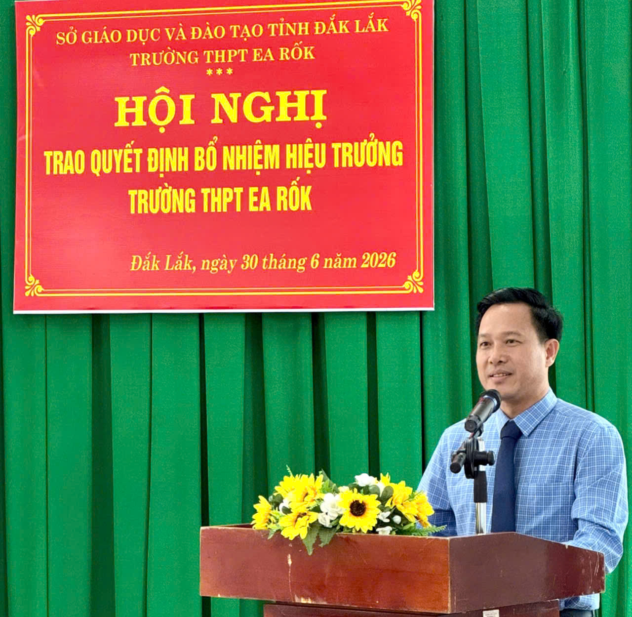 Trường THPT Ea Rốk Công Bố Quyết Định Bổ Nhiệm Hiệu Trưởng