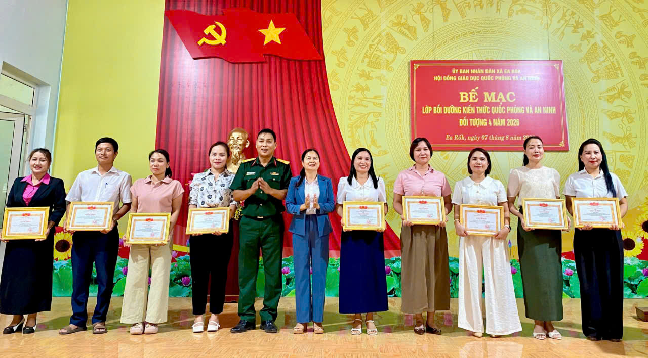 Bế mạc Lớp bồi dưỡng kiến thức quốc phòng và an ninh đối tượng 4 năm 2026